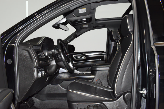 Used 2024 GMC Yukon XL SLT AWD/4WD image 36