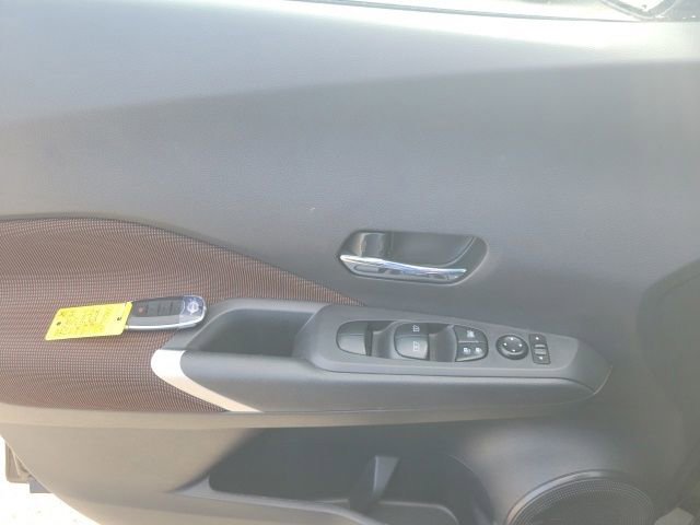 Used 2024 Nissan Kicks SR image 13