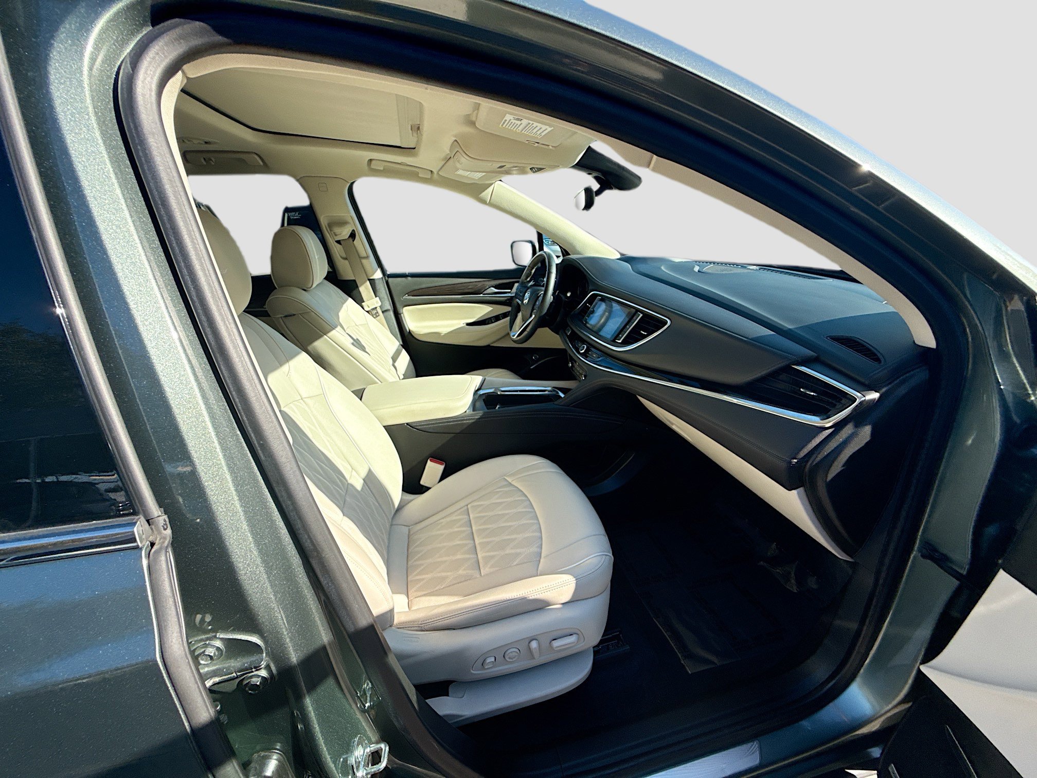 Used 2022 Buick Enclave Avenir w/ Avenir Technology Package image 33