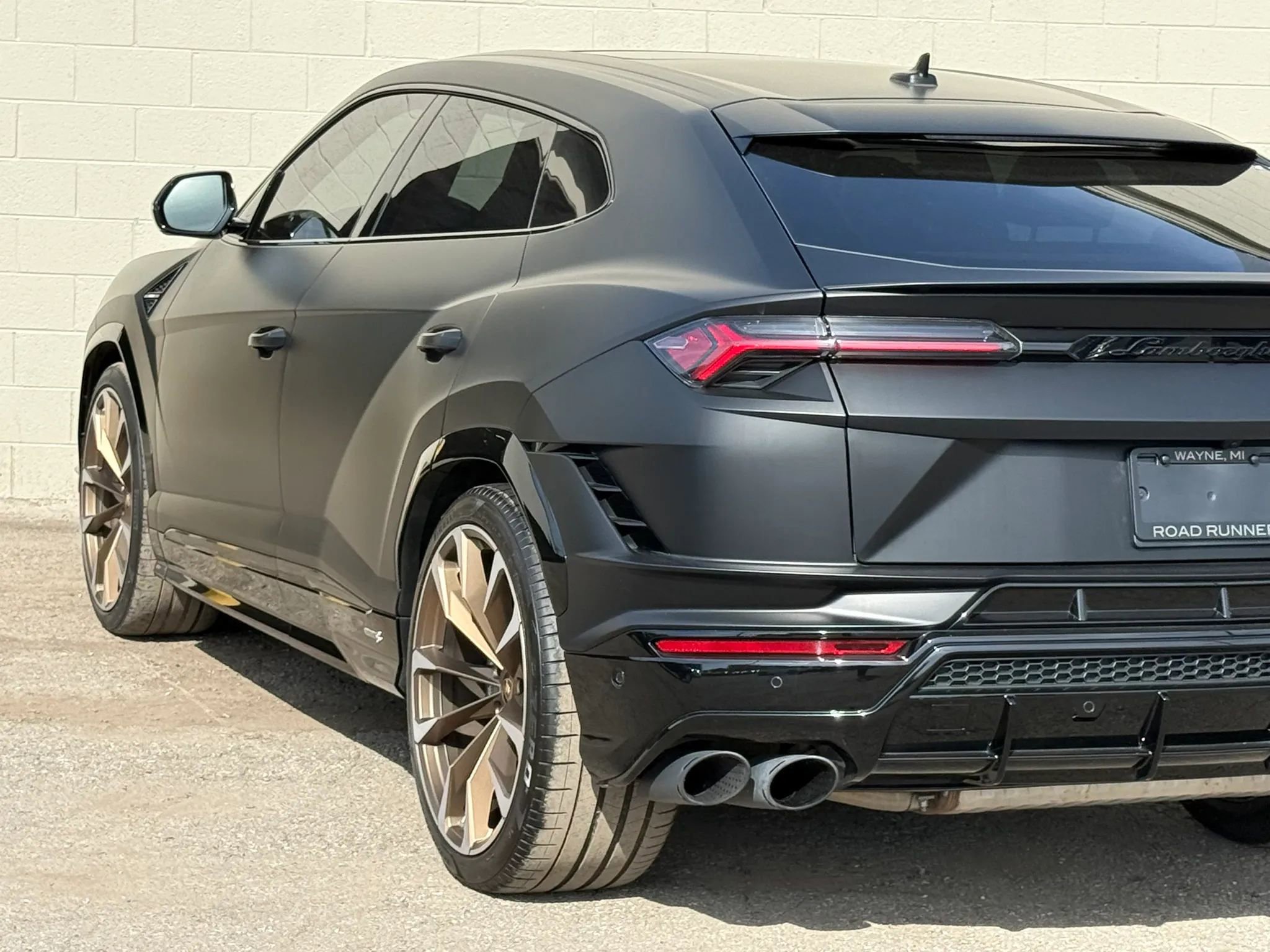 Used 2023 Lamborghini Urus S AWD/4WD image 9