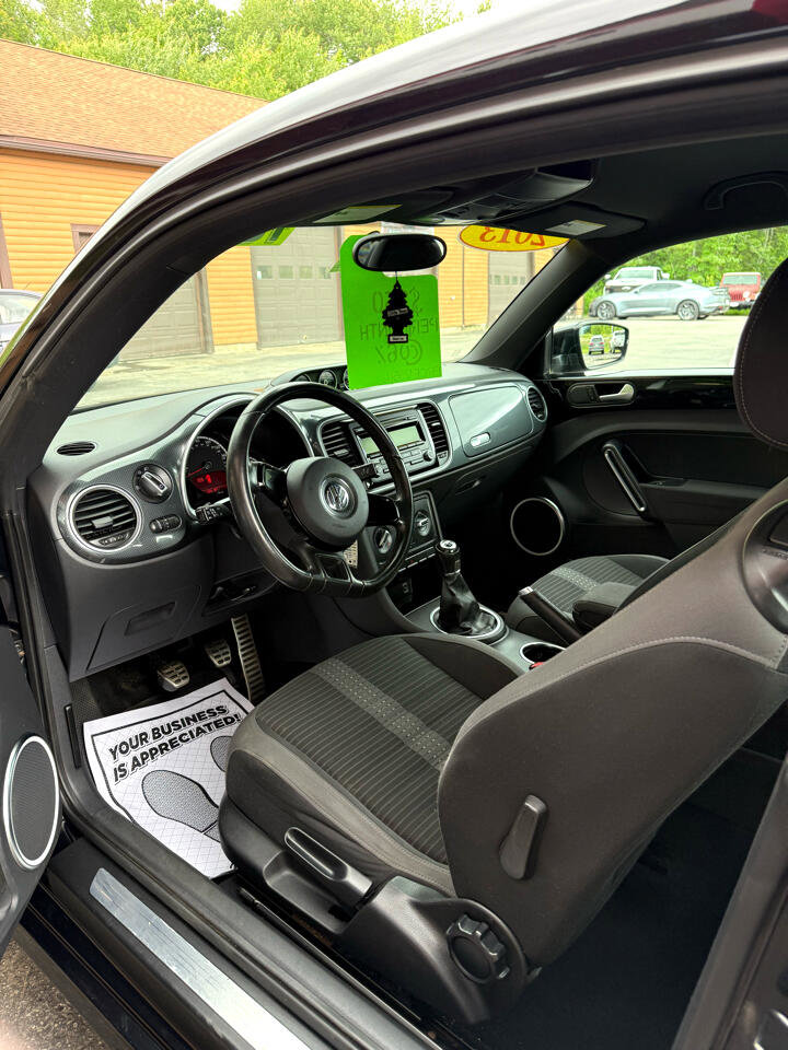 Used 2013 Volkswagen Beetle 2.0T image 6