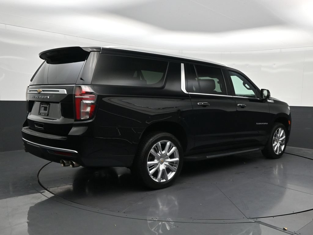 Used 2023 Chevrolet Suburban High Country RWD image 5
