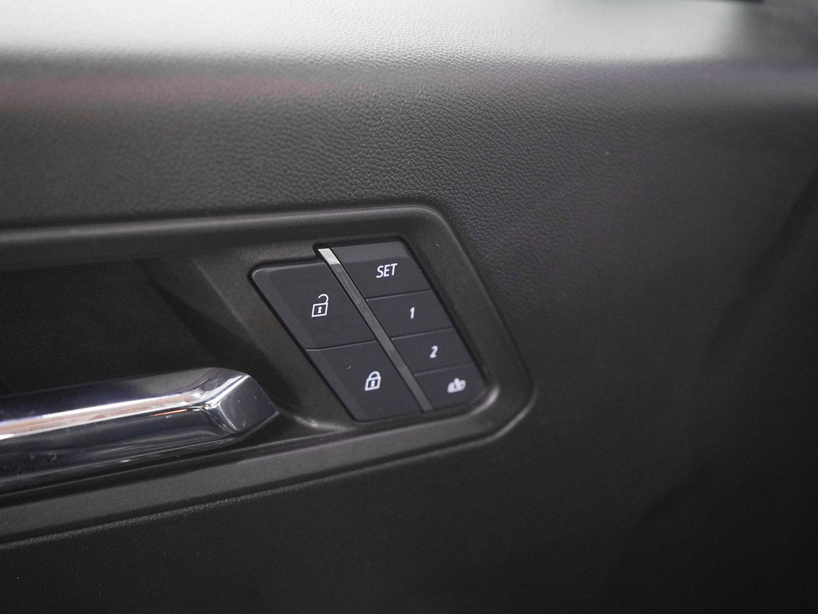 Used 2024 GMC Canyon Denali AWD/4WD image 23