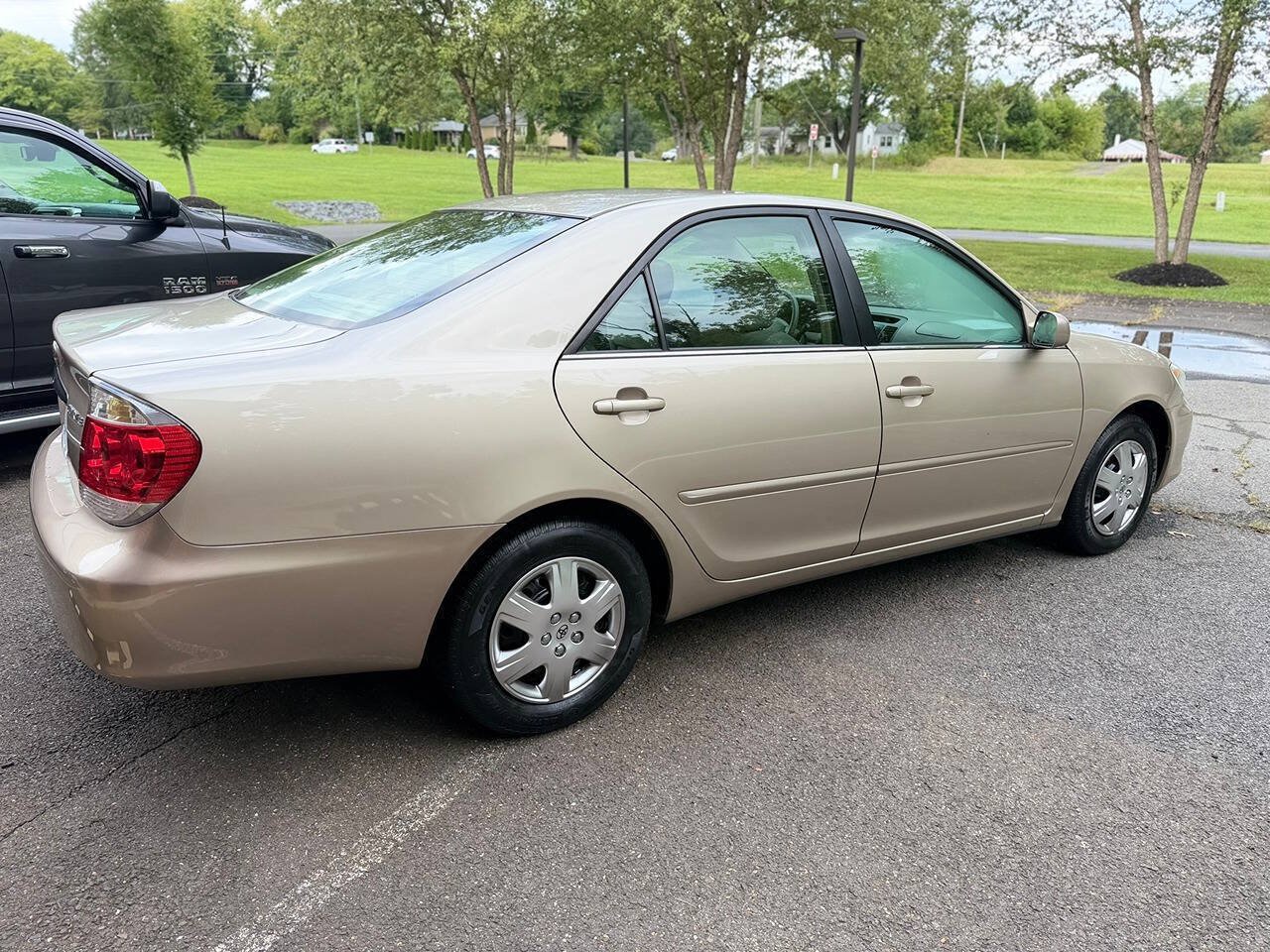 Used 2006 Toyota Camry LE FWD image 5
