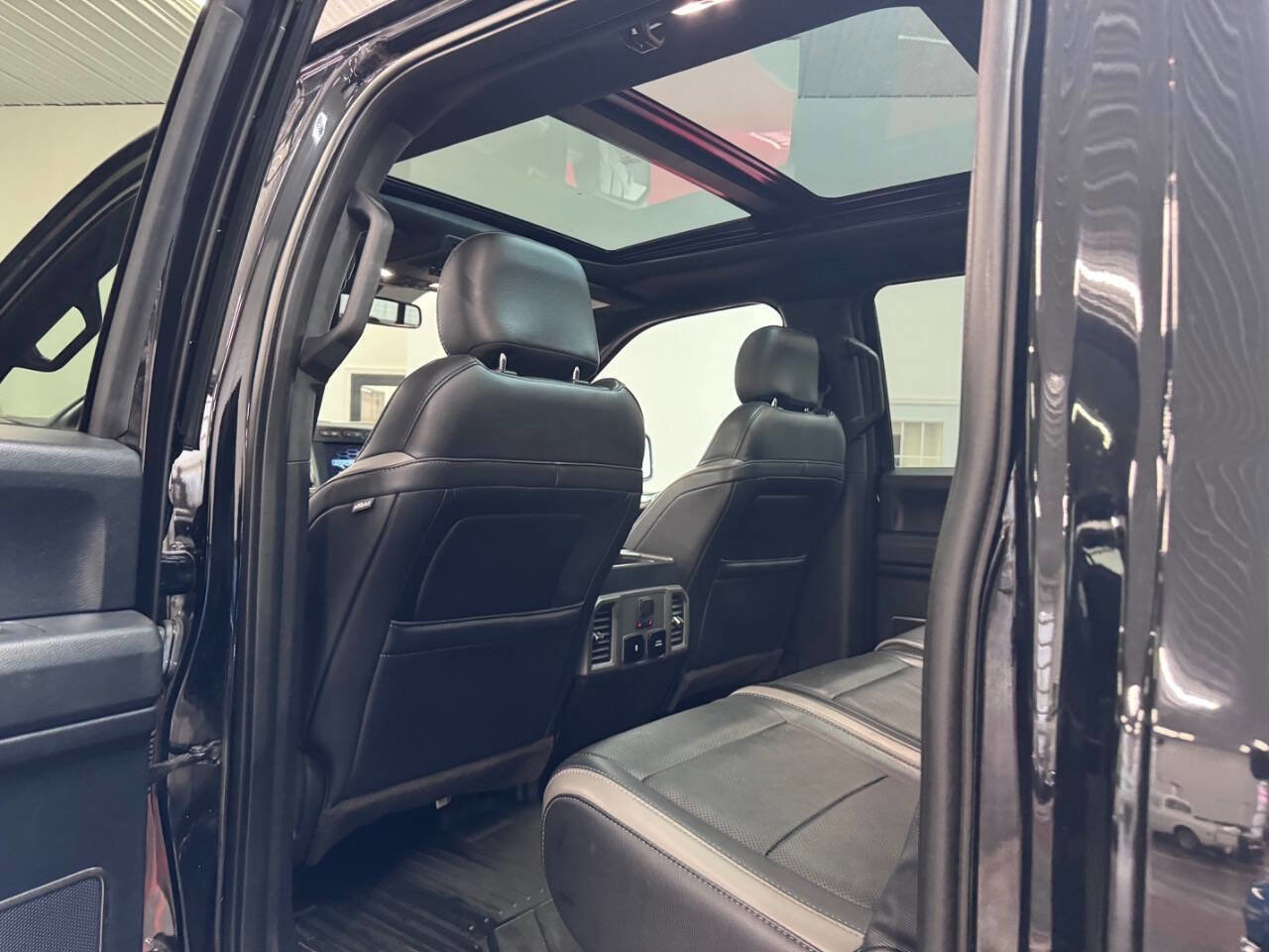 Used 2018 Ford F150 Raptor w/ Equipment Group 802A Luxury AWD/4WD image 15