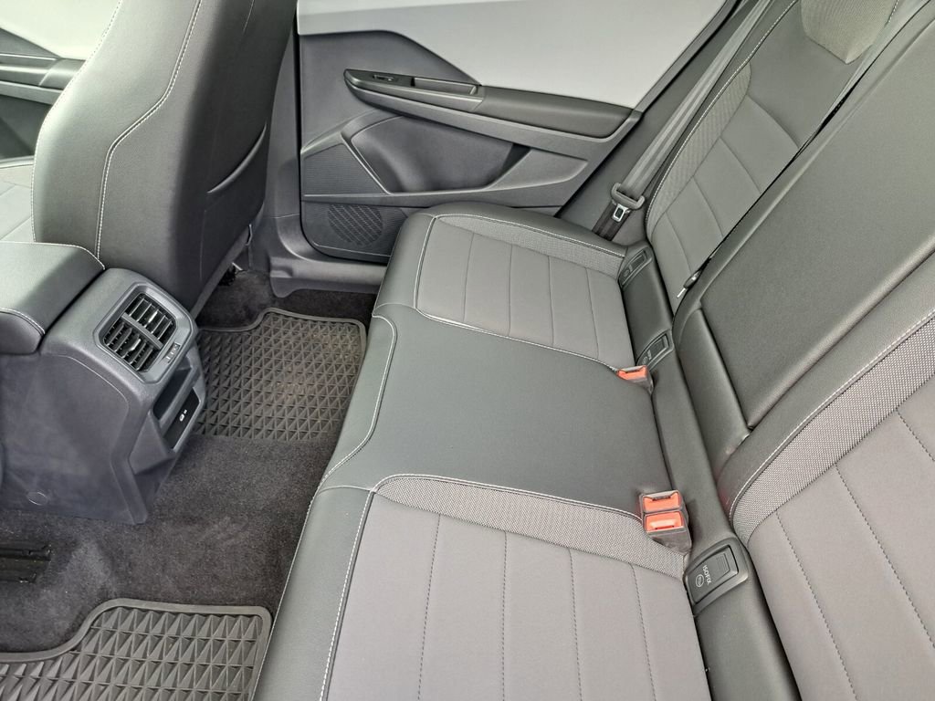 Used 2023 Volkswagen Taos SE w/ Panoramic Sunroof Package FWD image 22