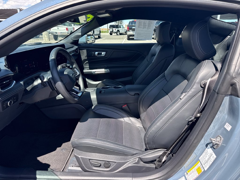 Used 2025 Ford Mustang GT Premium RWD image 23