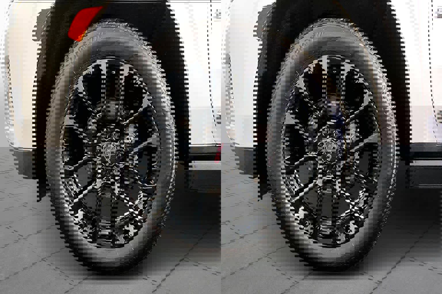 Used 2022 GMC Yukon XL Denali image 11