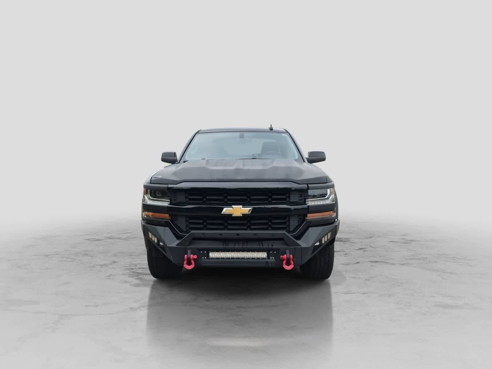 Used 2017 Chevrolet Silverado 1500 LT w/ All Star Edition AWD/4WD image 3