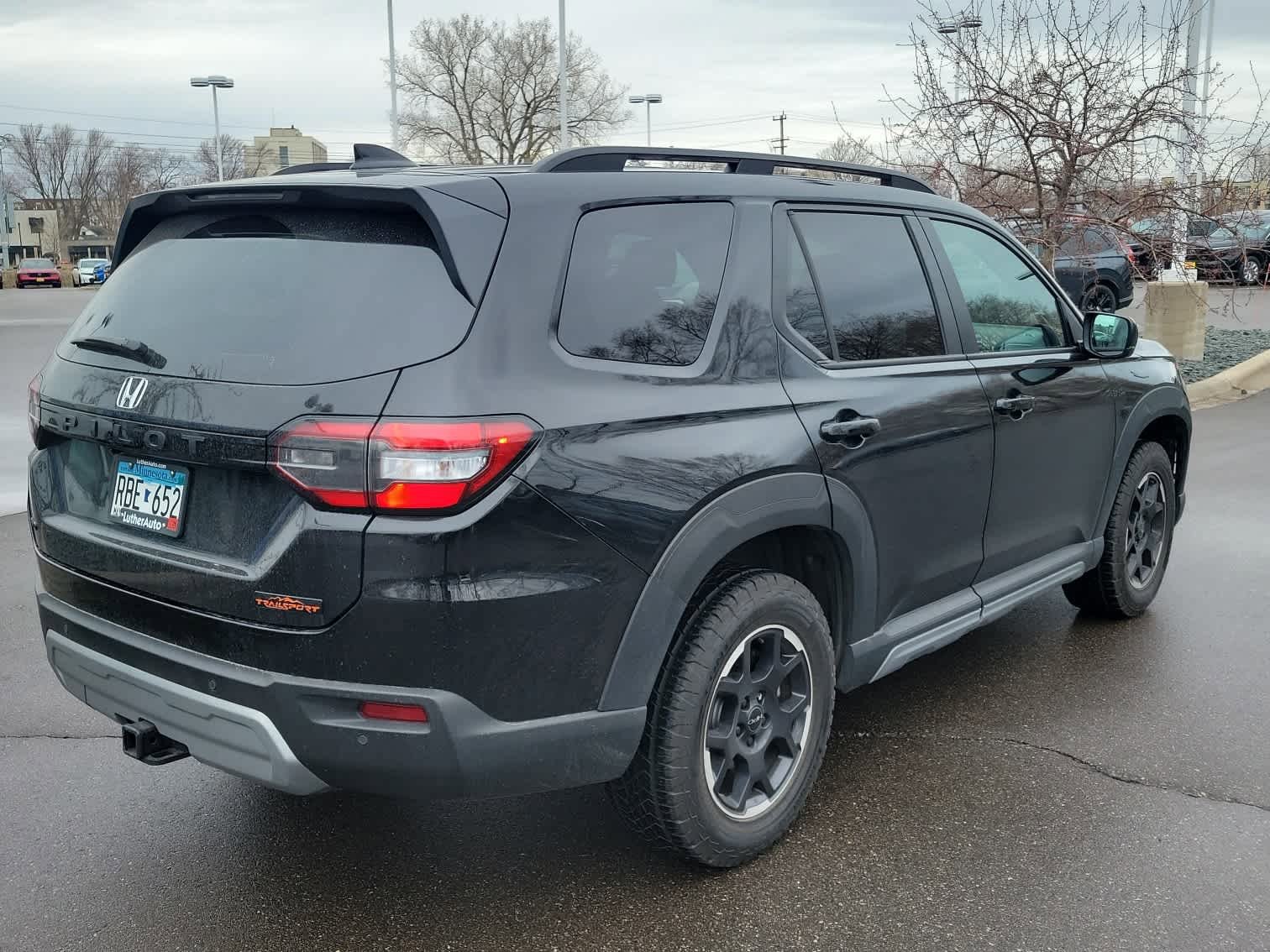 Used 2025 Honda Pilot TrailSport image 3