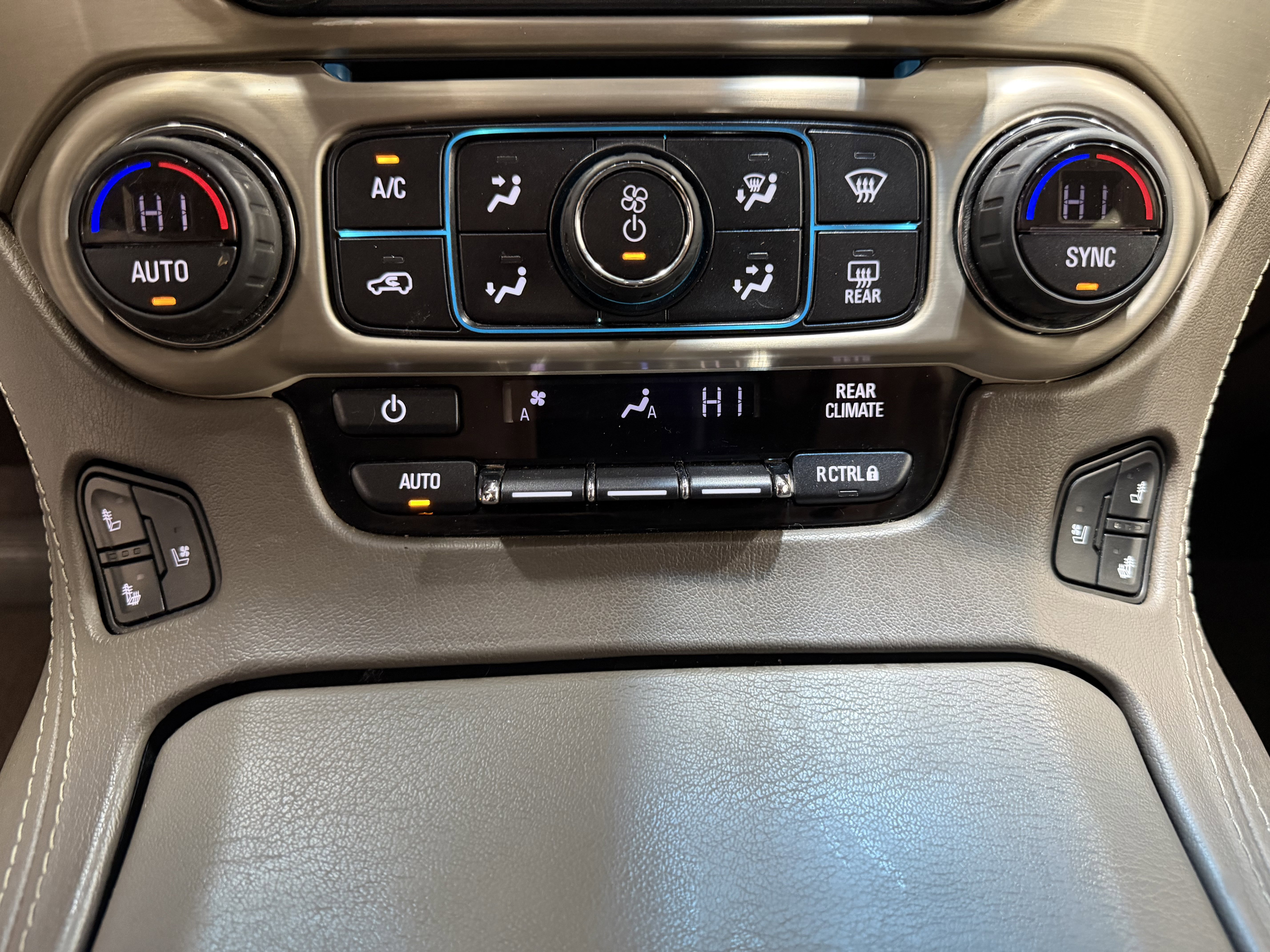 Used 2019 GMC Yukon Denali image 19