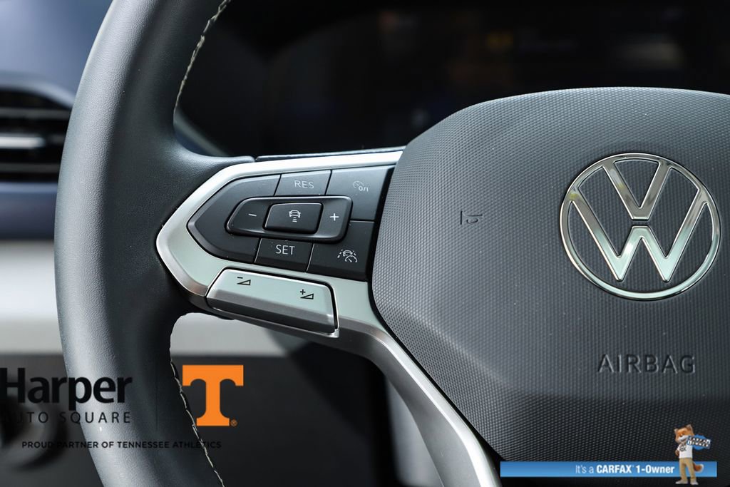 Used 2023 Volkswagen Taos SE w/ Panoramic Sunroof Package FWD image 21