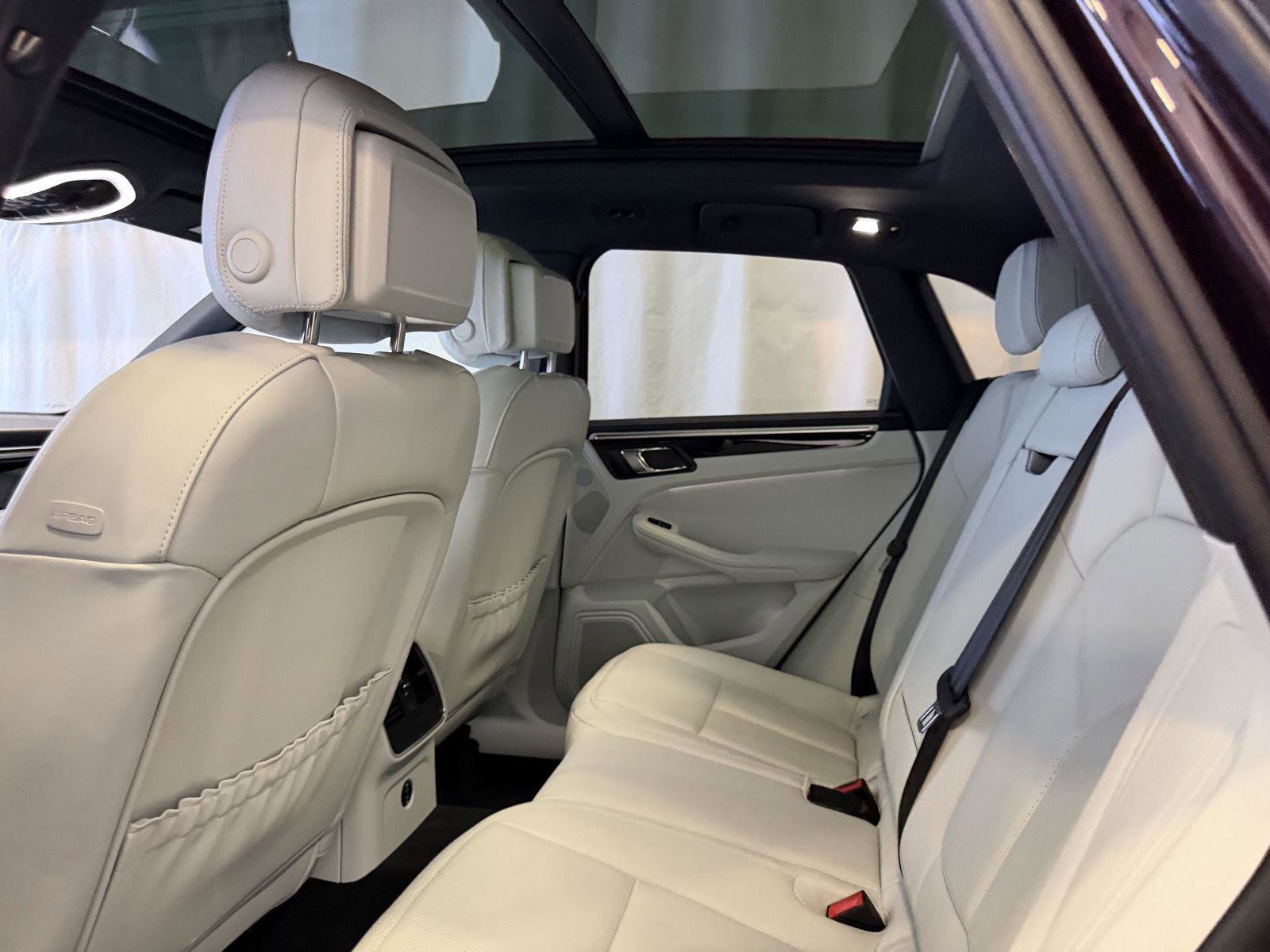 Used 2023 Porsche Macan S image 24