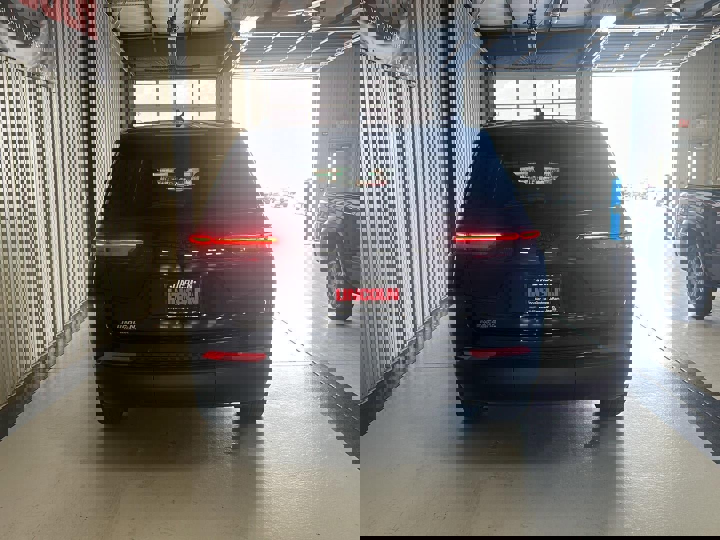 Used 2024 Jeep Grand Cherokee L Altitude image 8