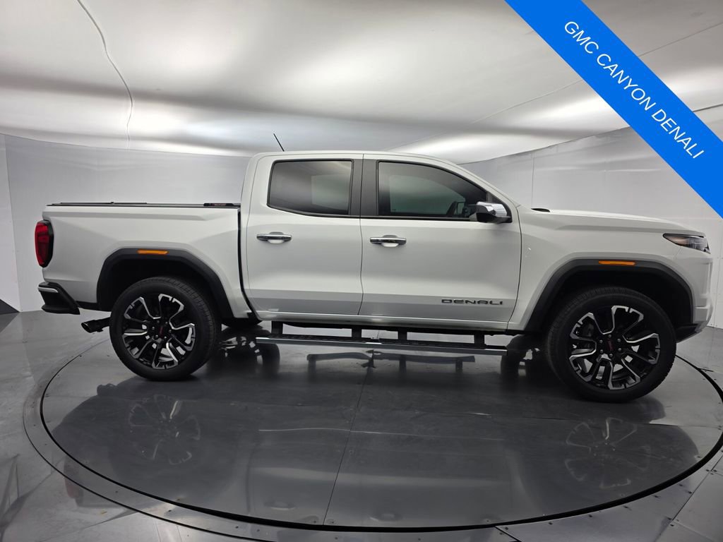 Used 2023 GMC Canyon Denali AWD/4WD image 3