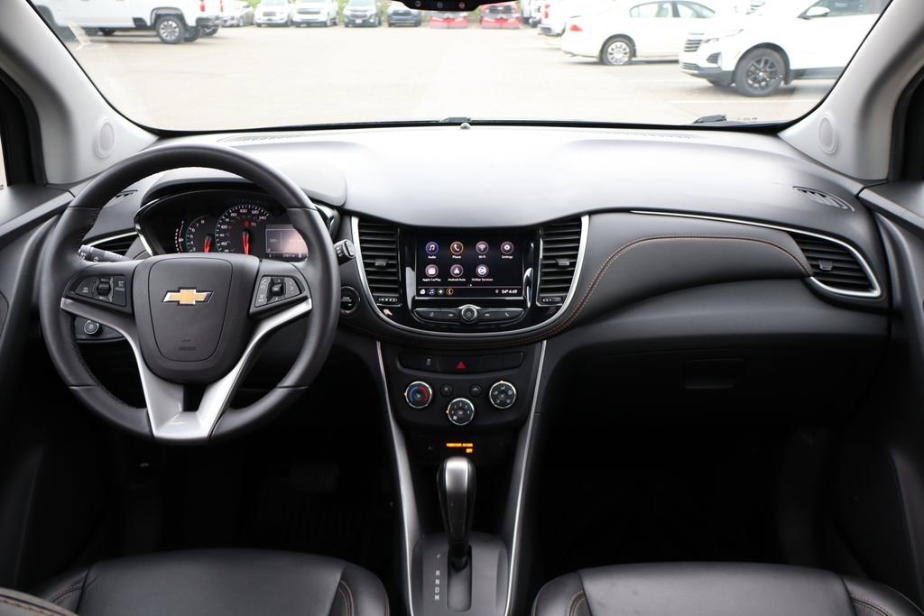 Used 2022 Chevrolet Trax LT w/ Premium Seat Package AWD/4WD image 36