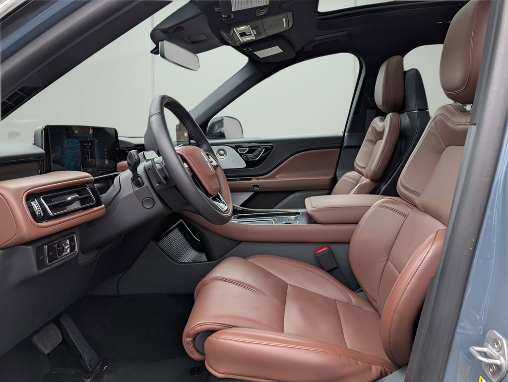 Used 2025 Lincoln Aviator Reserve w/ Luxury Package AWD/4WD image 9