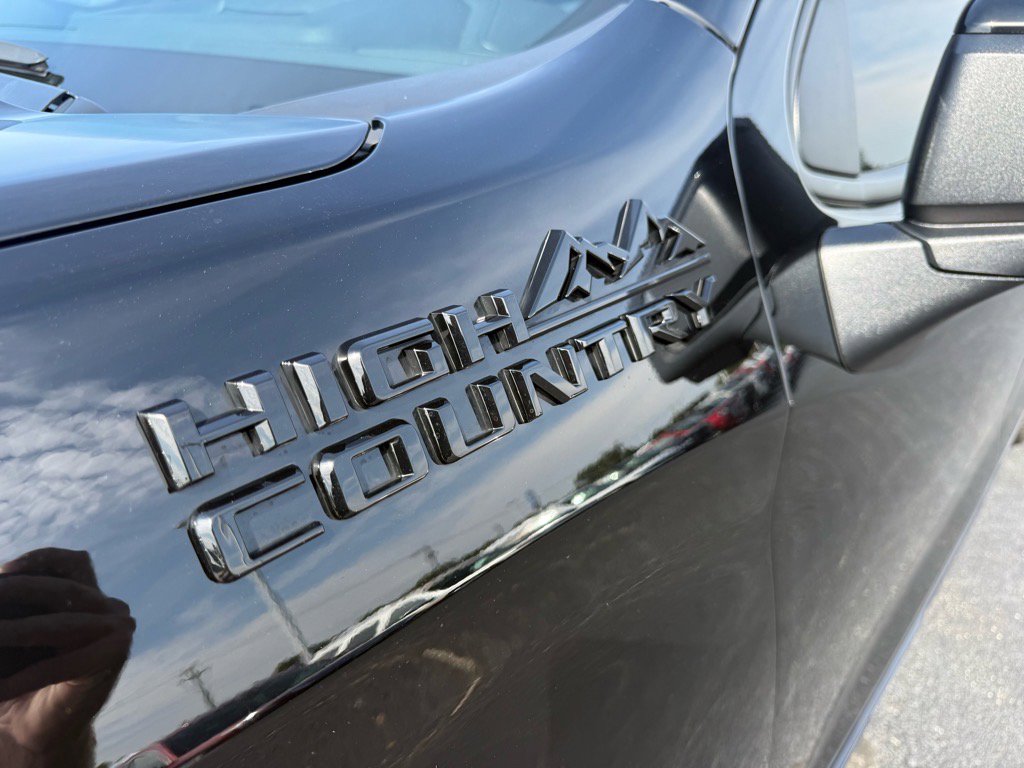 Used 2024 Chevrolet Silverado 1500 High Country w/ Midnight Edition image 9