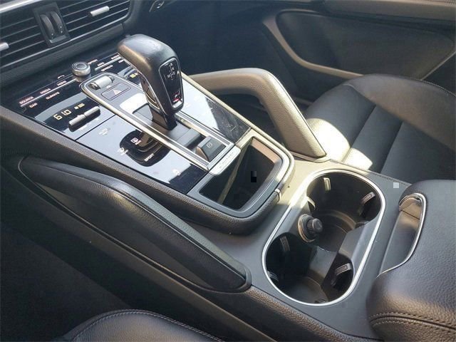 Used 2021 Porsche Cayenne AWD/4WD image 32