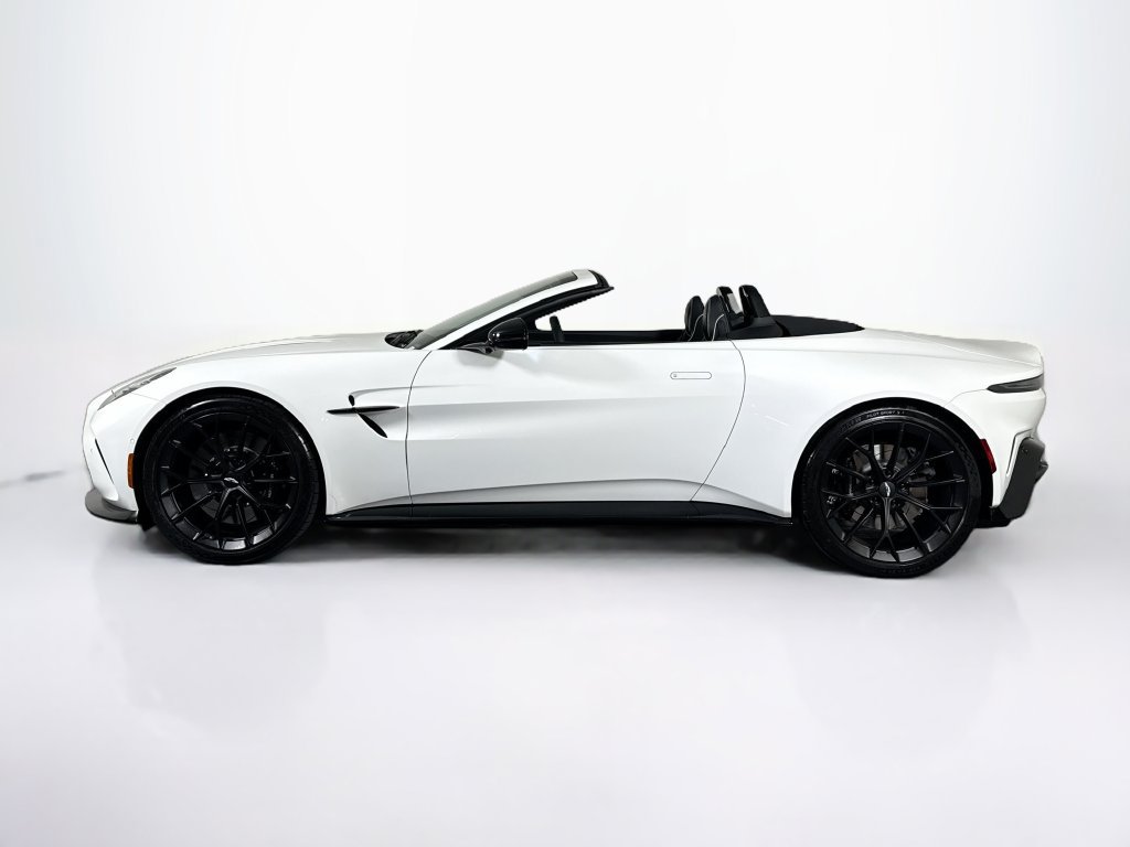 Used 2026 Aston Martin V8 Vantage Convertible RWD image 2