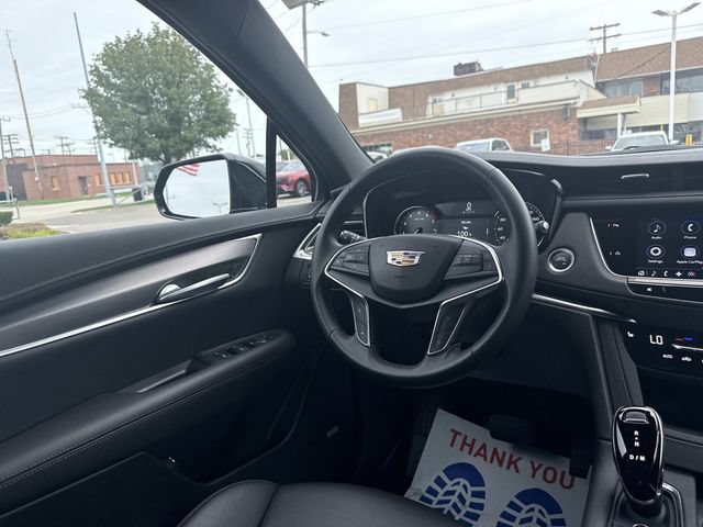 Certified 2024 Cadillac XT5 Luxury w/ LPO, Floor Liner Package AWD/4WD image 32