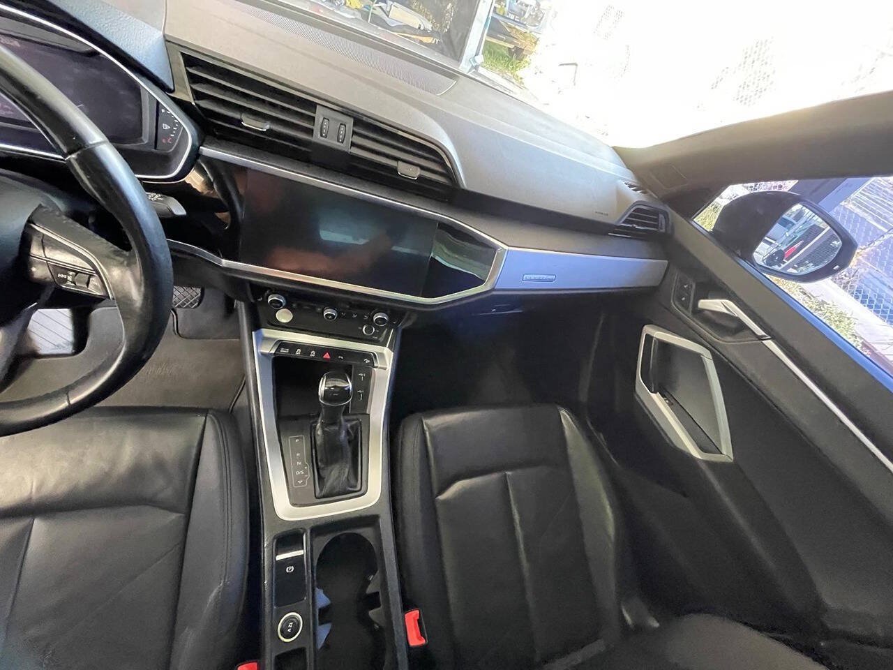 Used 2020 Audi Q3 2.0T Premium w/ Convenience Package AWD/4WD image 10