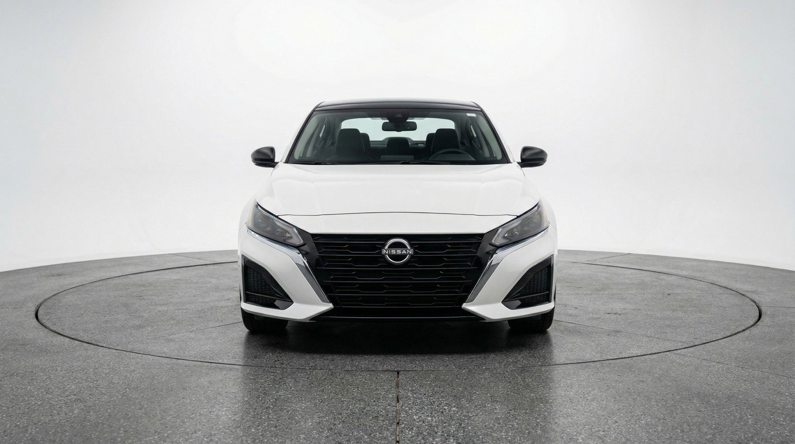 Used 2025 Nissan Altima 2.5 SV image 2