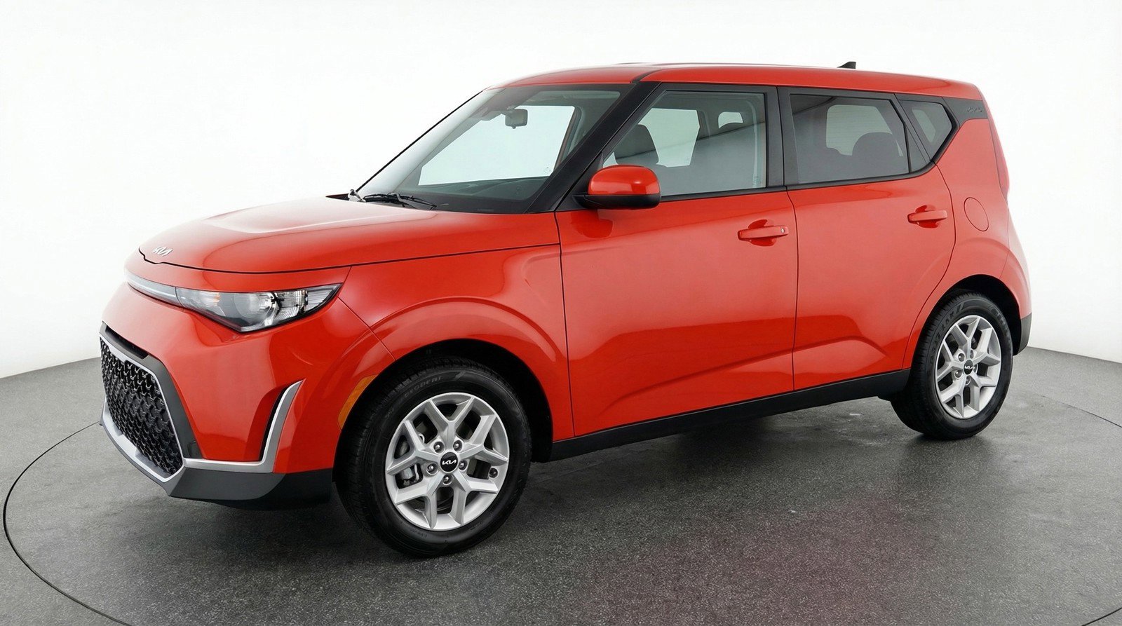 Used 2025 Kia Soul LX w/ LX Technology Package image 3