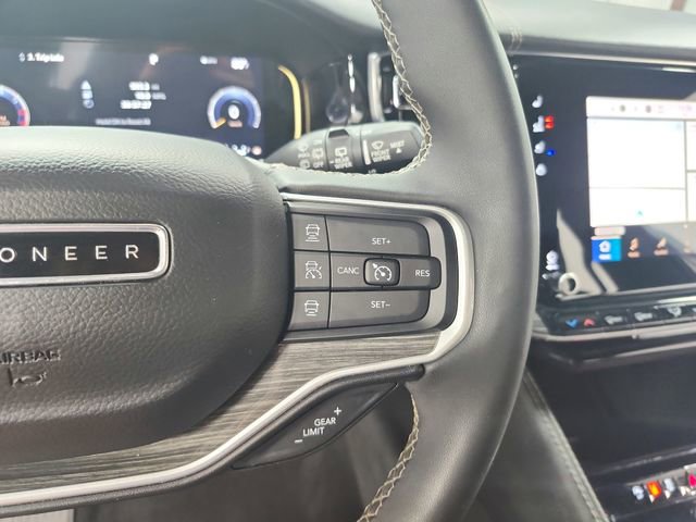 Used 2022 Jeep Wagoneer Series II RWD image 25