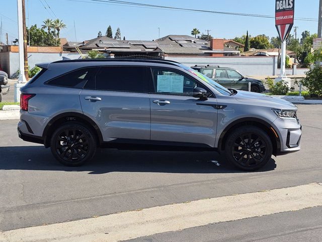 Used 2023 Kia Sorento SX AWD/4WD image 4