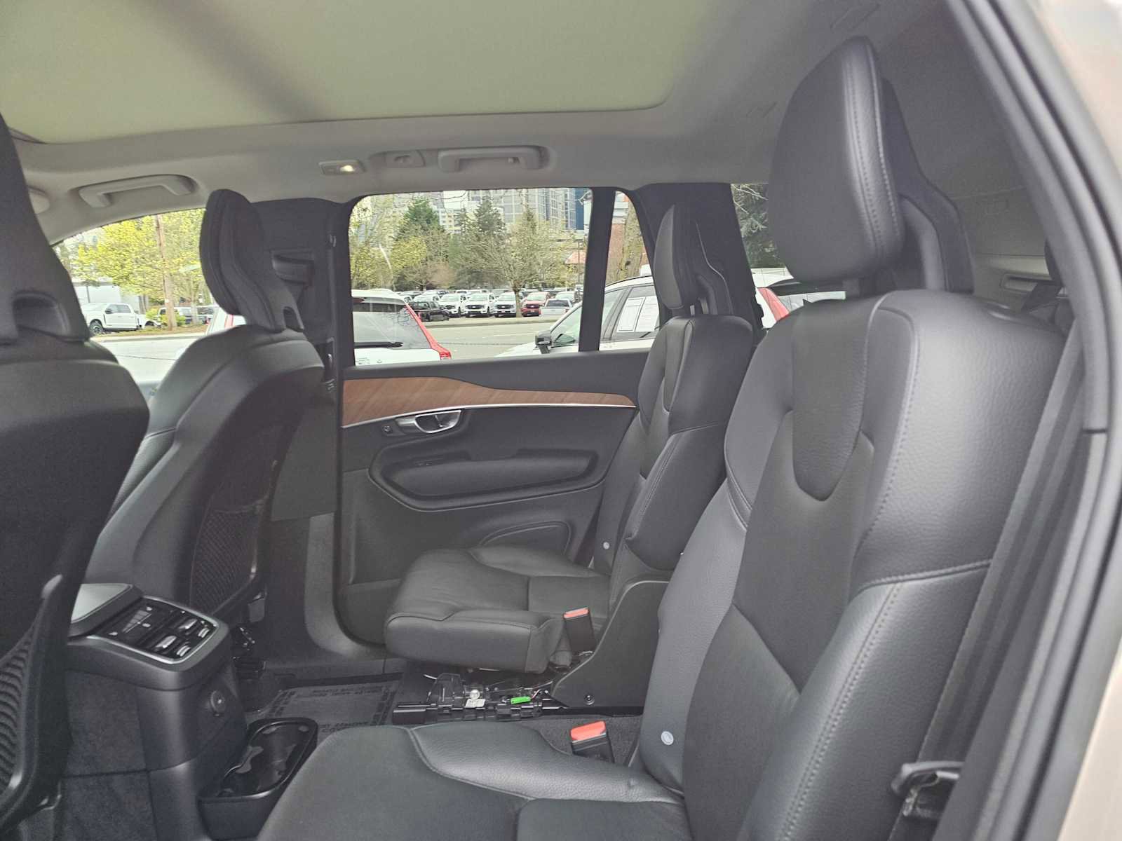 Used 2023 Volvo XC90 T8 Plus AWD/4WD image 17