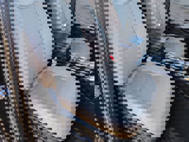 Used 2021 Ford Explorer Limited image 22