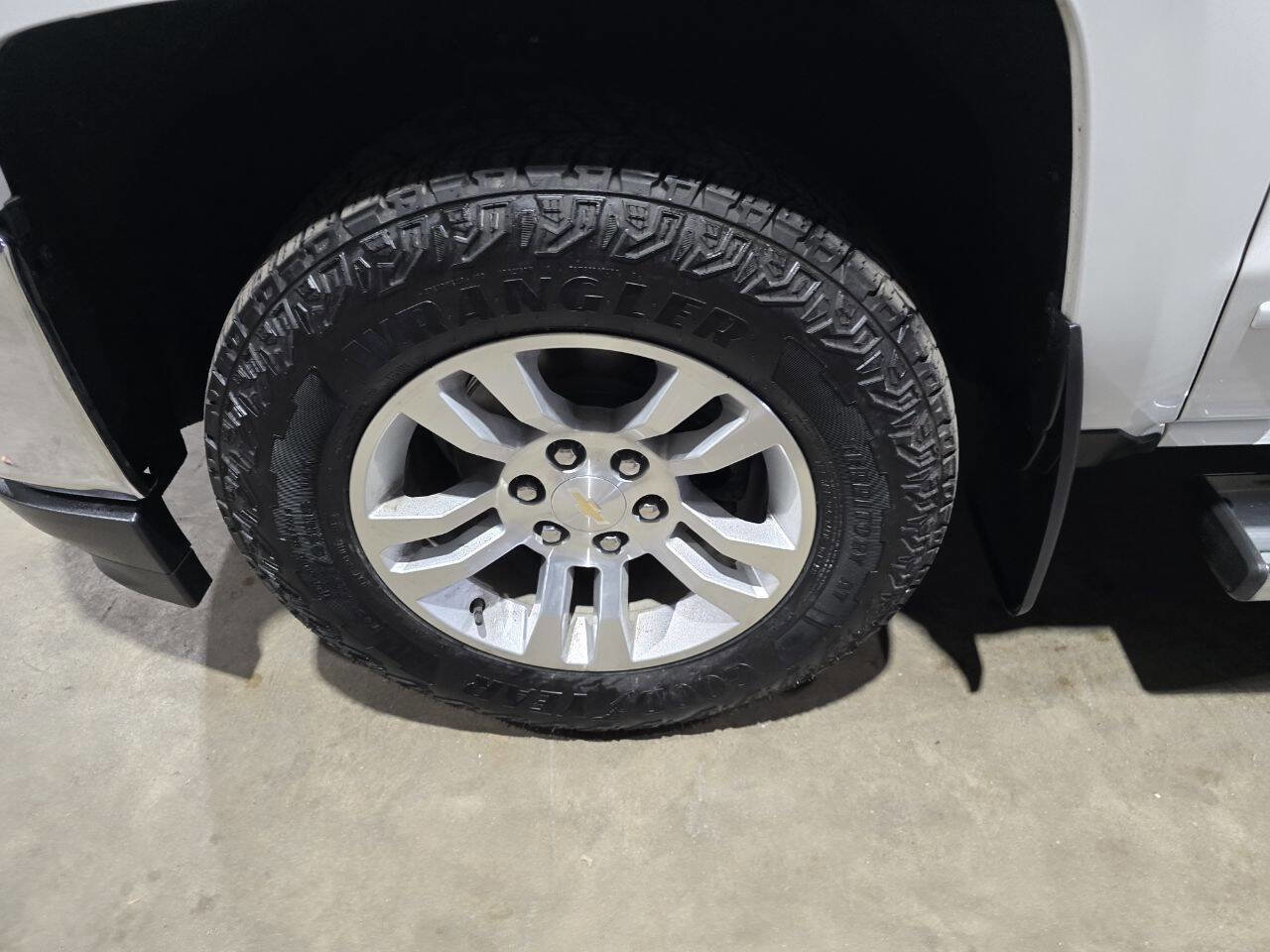 Used 2019 Chevrolet Silverado 1500 LT w/ All Star Edition AWD/4WD image 24