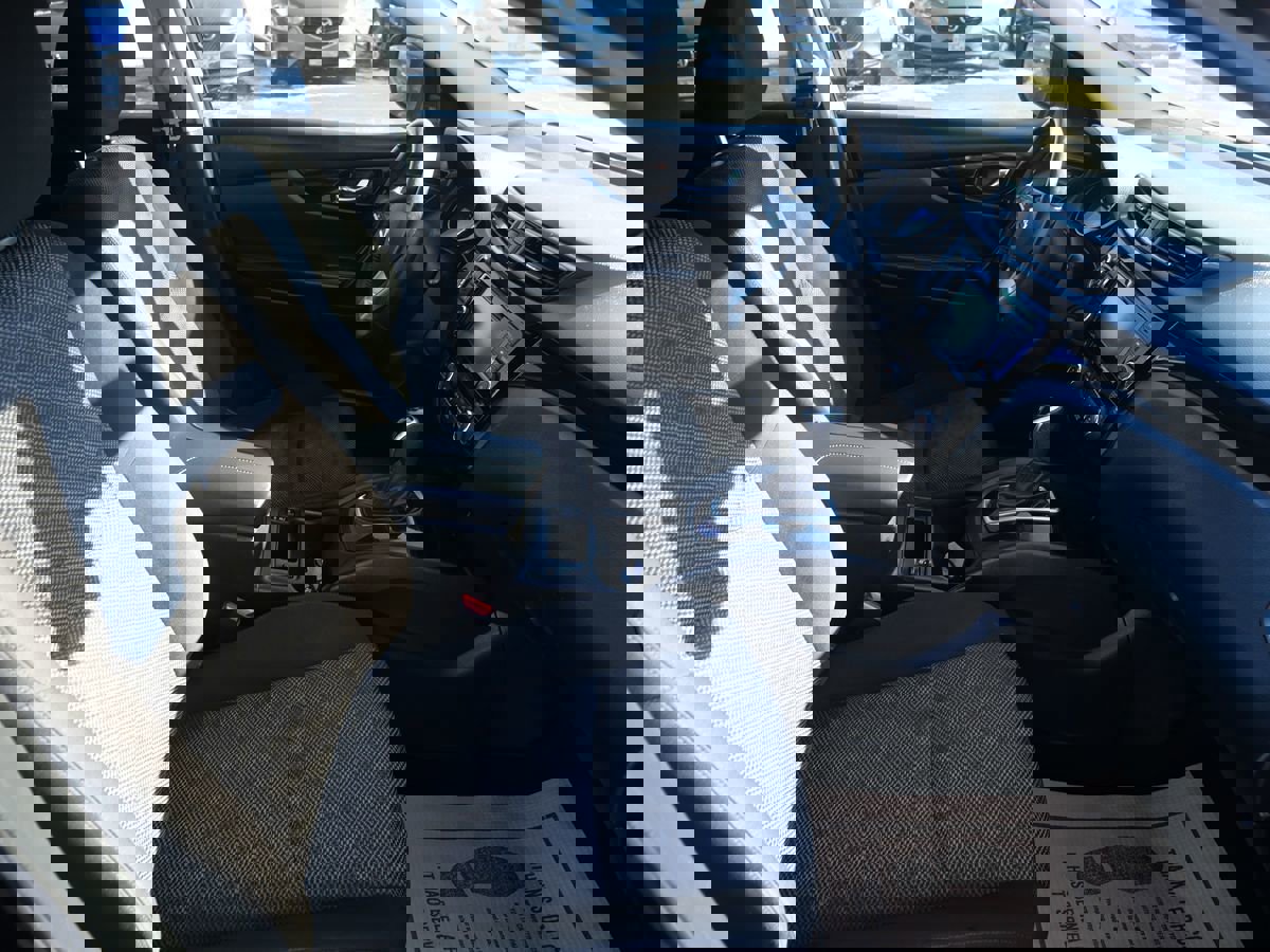 Used 2019 Nissan Rogue Sport SV w/ All-Weather Package image 16