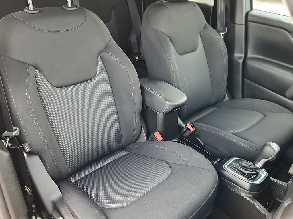 Certified 2023 Jeep Renegade Latitude image 12