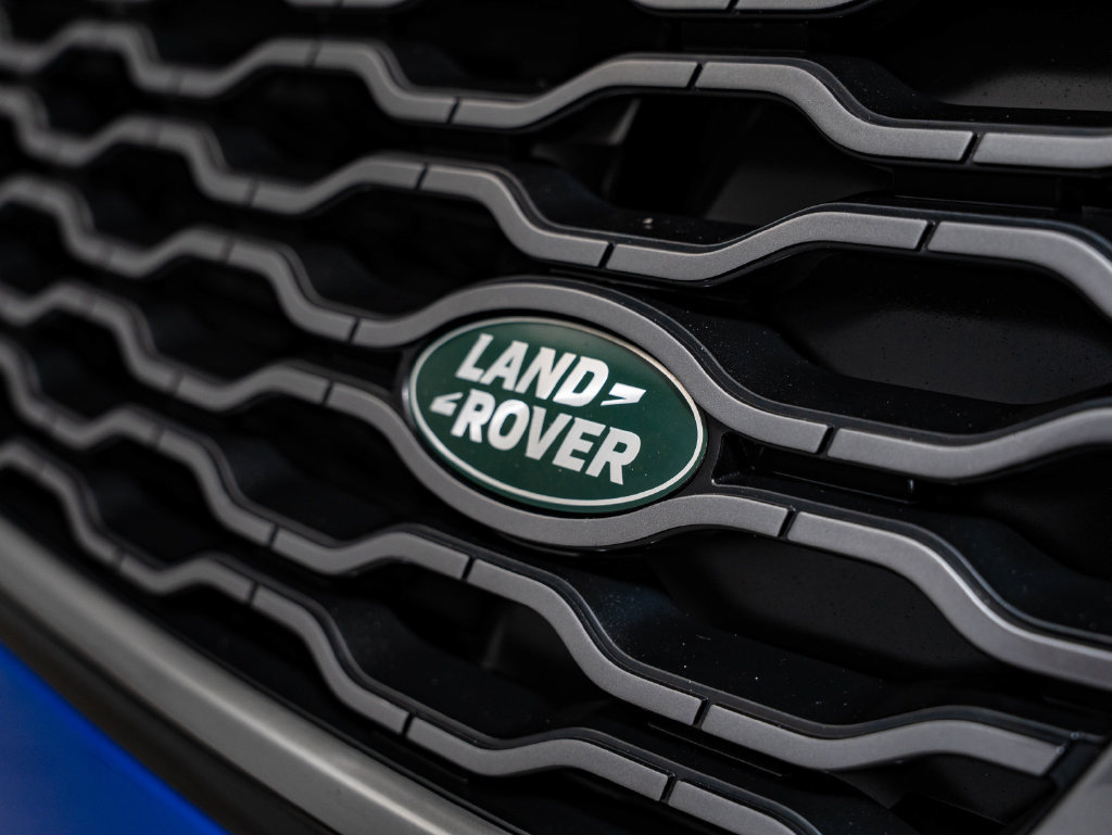 Used 2022 Land Rover Range Rover Velar R-Dynamic HSE AWD/4WD image 3