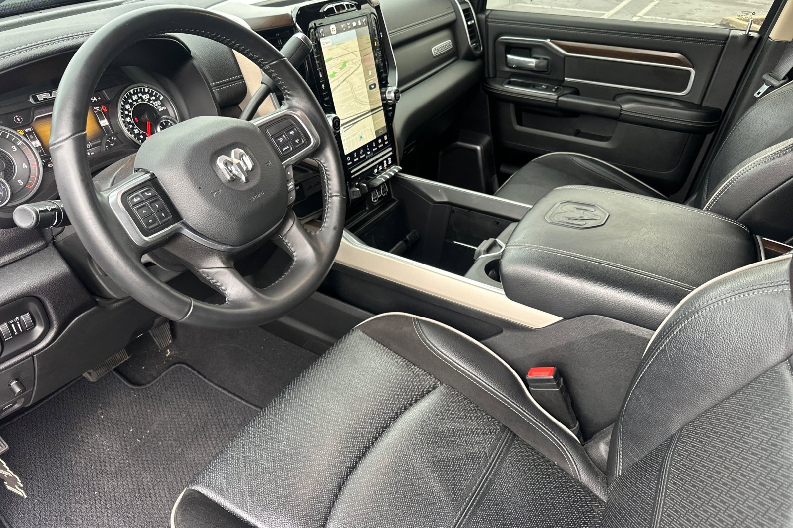 Used 2022 RAM 3500 Laramie image 10