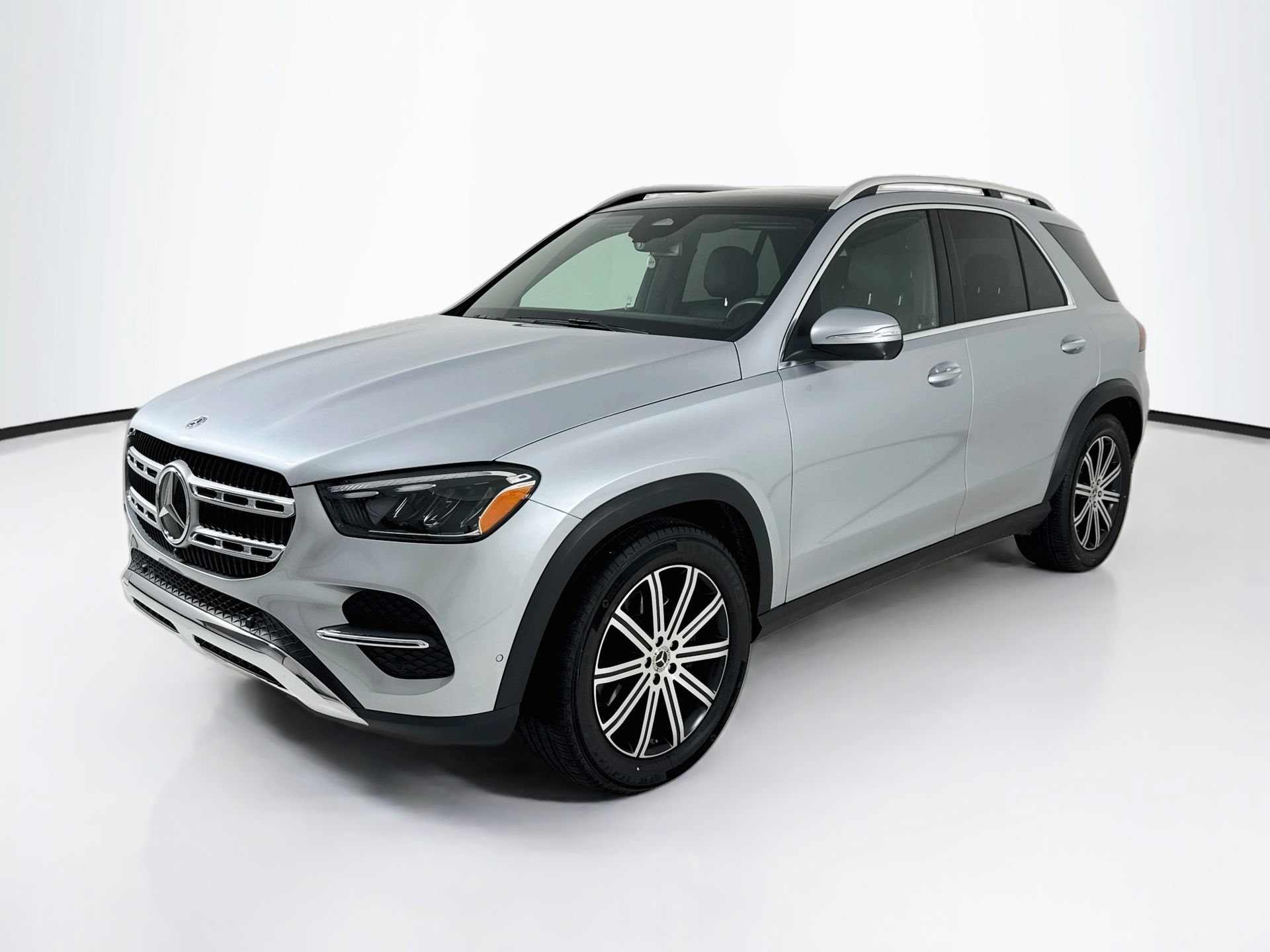 Certified 2025 Mercedes-Benz GLE 350 4MATIC image 3