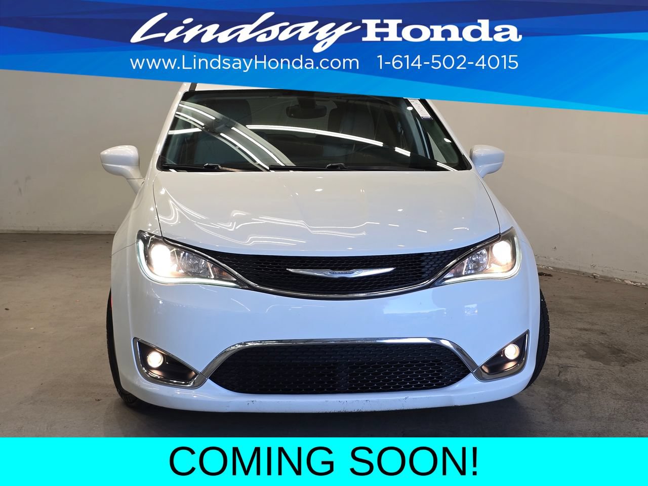 Used 2017 Chrysler Pacifica Touring-L Plus FWD image 2