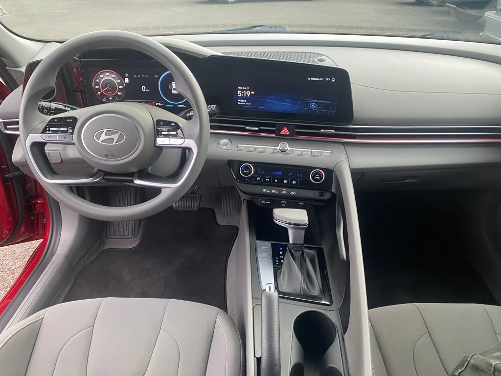 Used 2024 Hyundai Elantra SEL image 30