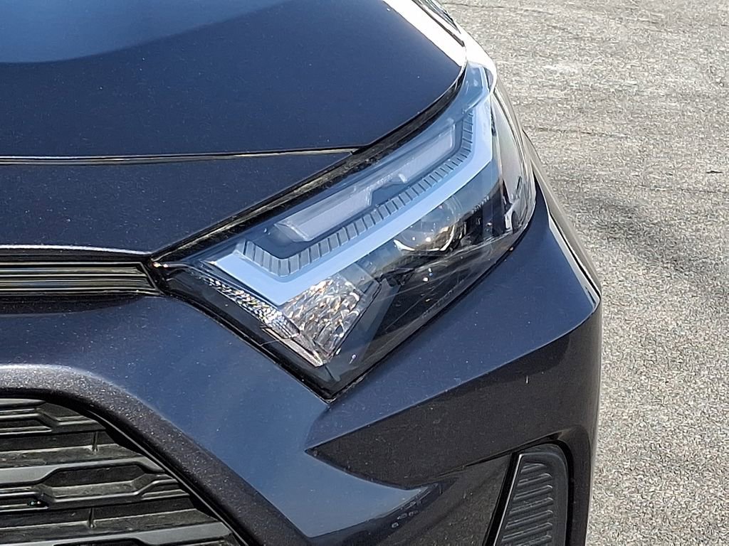 Used 2024 Toyota RAV4 LE image 9