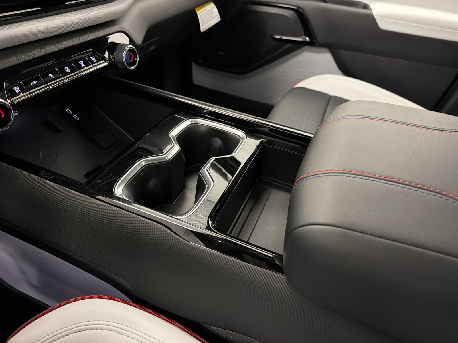 Used 2025 Chevrolet Silverado EV RST image 31