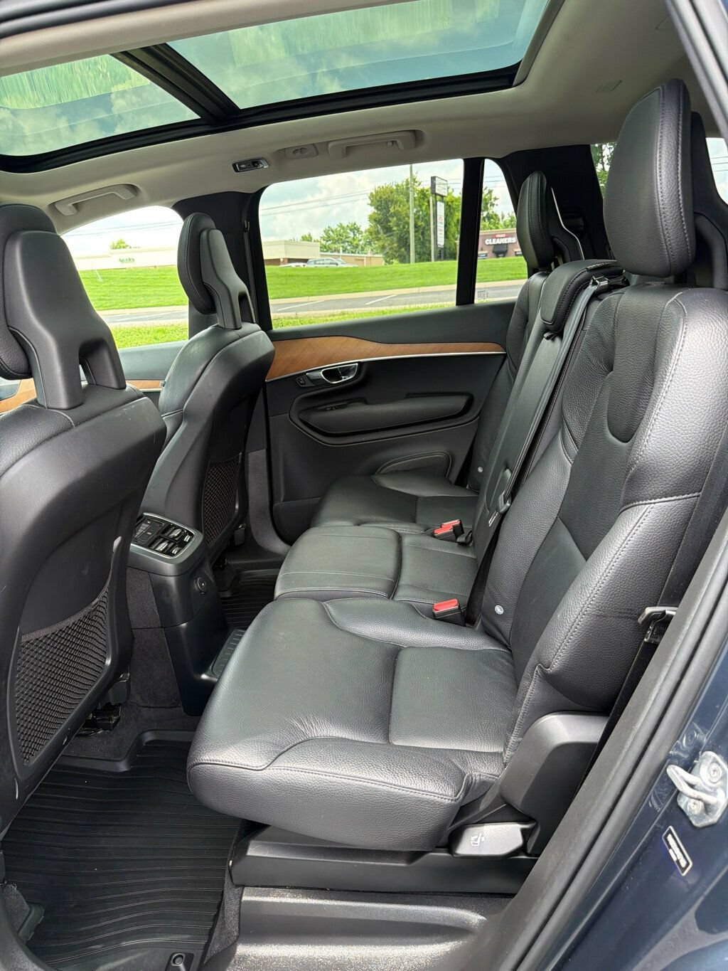 Used 2021 Volvo XC90 T8 Inscription Expression w/ Protection Package Premier AWD/4WD image 15