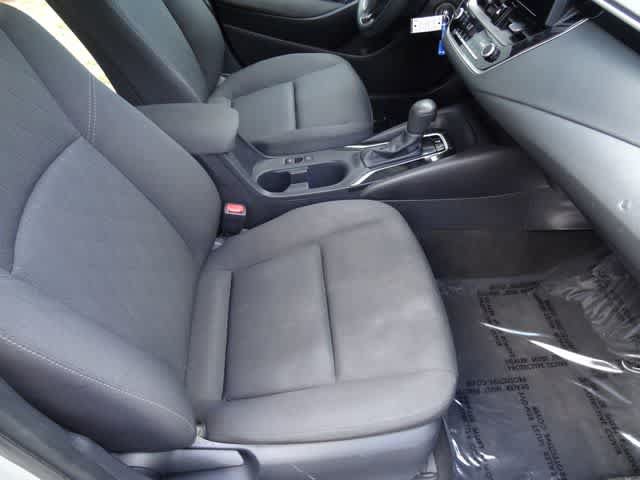 Used 2025 Toyota Corolla LE FWD image 11