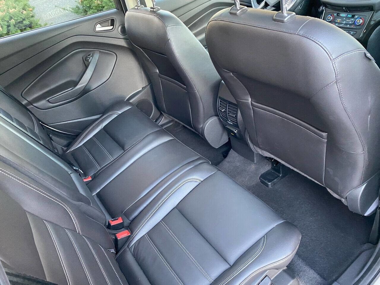 Used 2017 Ford Escape Titanium w/ Canadian Touring Package image 18