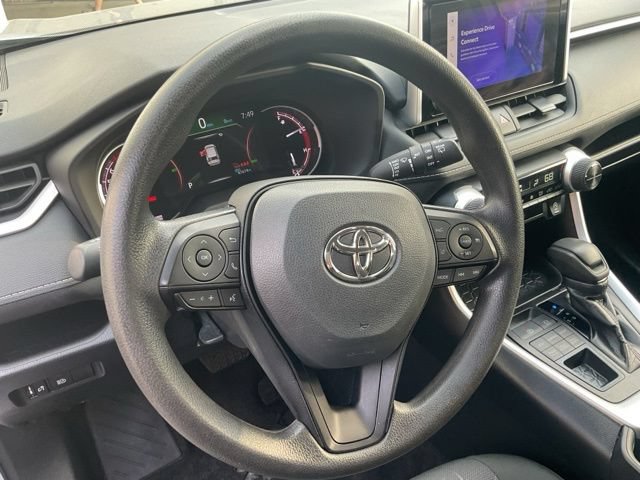 Used 2024 Toyota RAV4 XLE AWD/4WD image 13
