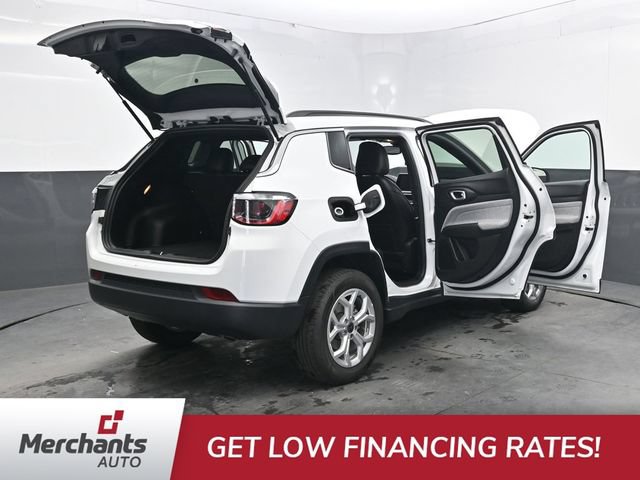 Used 2025 Jeep Compass Latitude AWD/4WD image 48