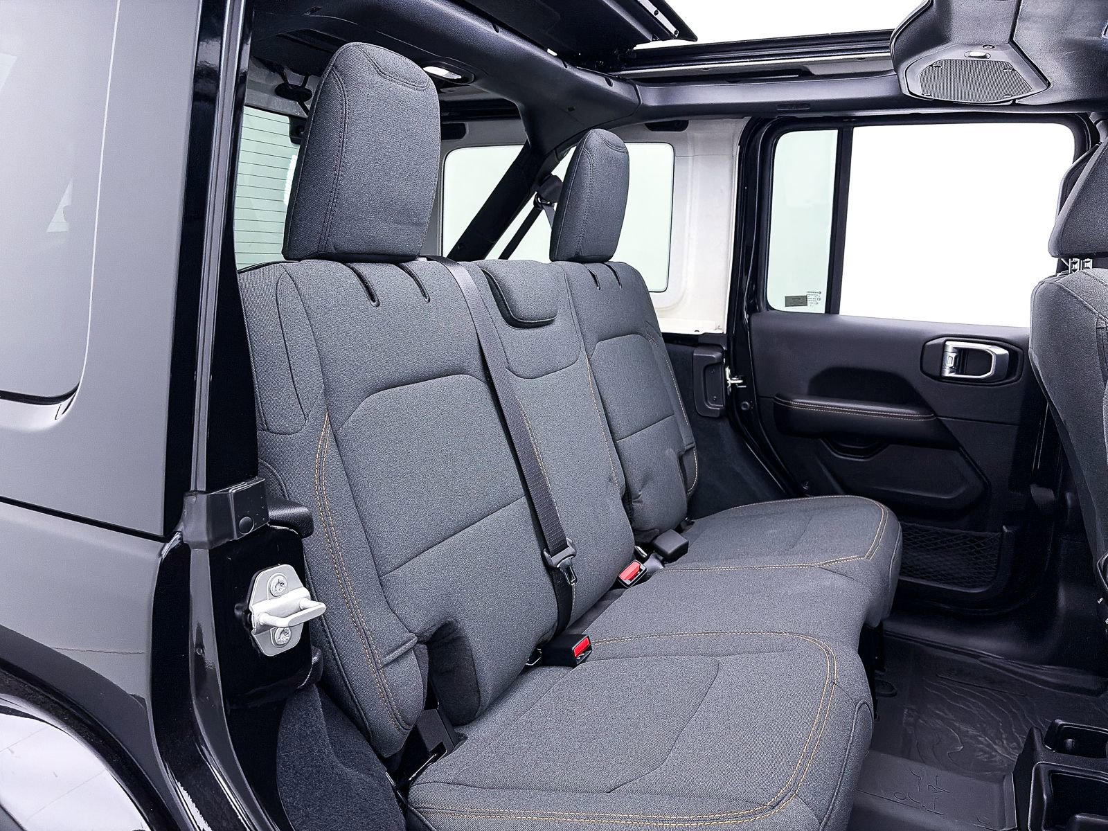 Used 2024 Jeep Wrangler Sahara w/ Technology Group image 39