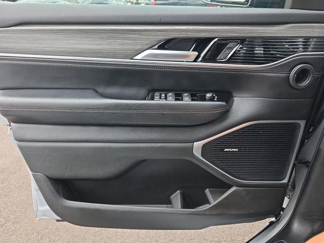 Used 2024 Jeep Wagoneer Series II w/ Flexible Seating Group image 18