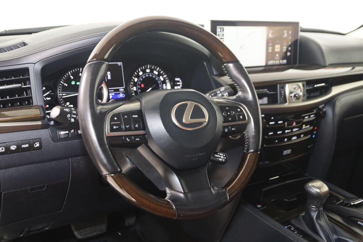 Used 2020 Lexus LX 570 4WD w/ Luxury Package image 6